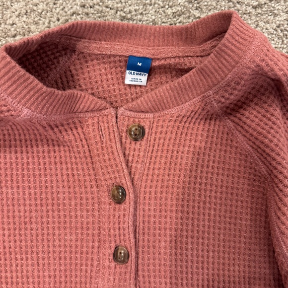 Old Navy Plush Waffle-Knit Henley Sweater in Dusty Pink Top Size: Medium - Picture 2 of 6
